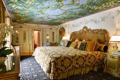 versace mansion rooms price